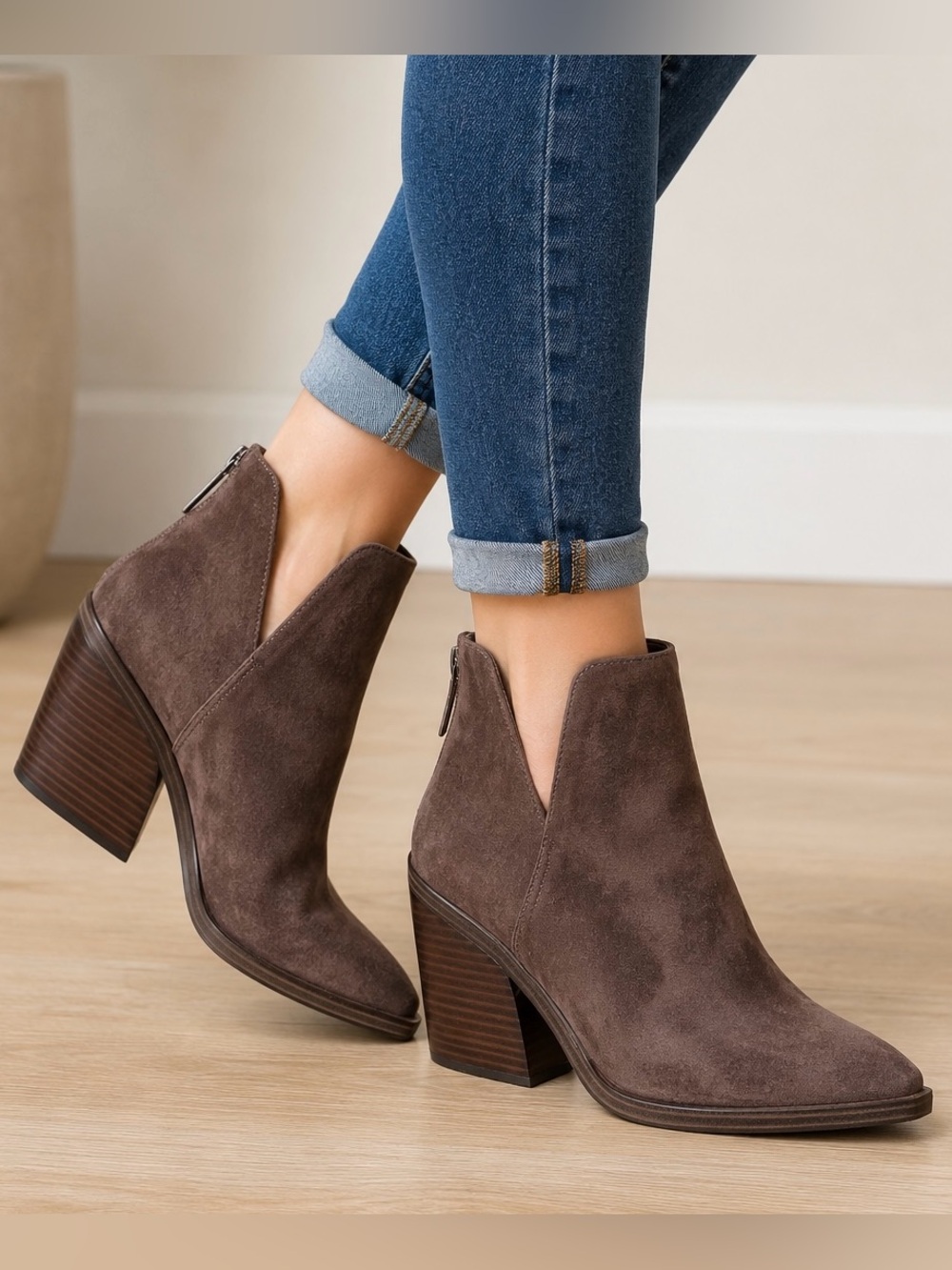 Vince Camuto Womens Size 8 Gigietta Brown Suede Ankle Booties Pointed Toe Cutout